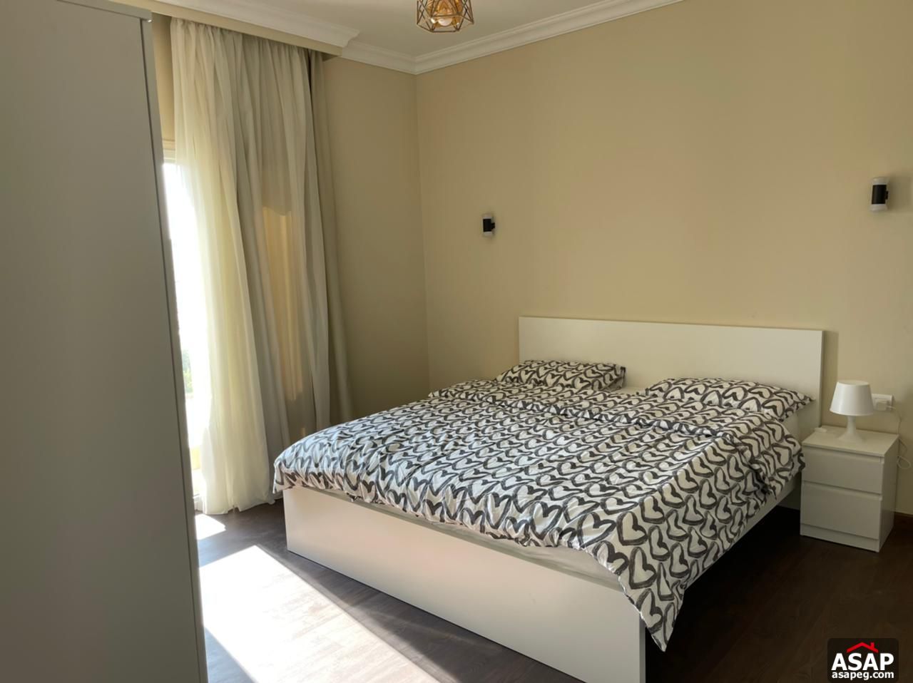 Furnished Studio for Rent in Hyde Park Furnished Studio for Rent in Hyde Park