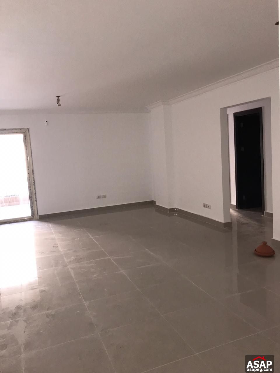 Apartment with Kitchen for Sale in Highland Park Compound Apartment with Kitchen for Sale in Highland Park Compound