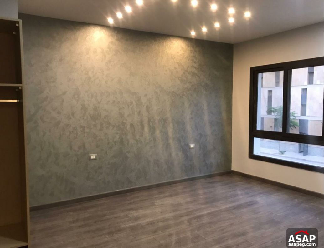 Apartment for Sale in Courtyard Compound Apartment for Sale in Courtyard Compound