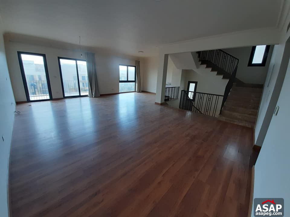 Town House with Garden for Rent in Westown - Sheikh Zayed Town House with Garden for Rent in Westown - Sheikh Zayed