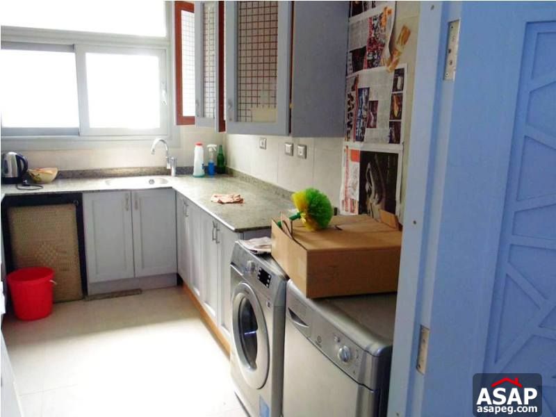 Studio with Garden for Rent in Village Gate Studio with Garden for Rent in Village Gate