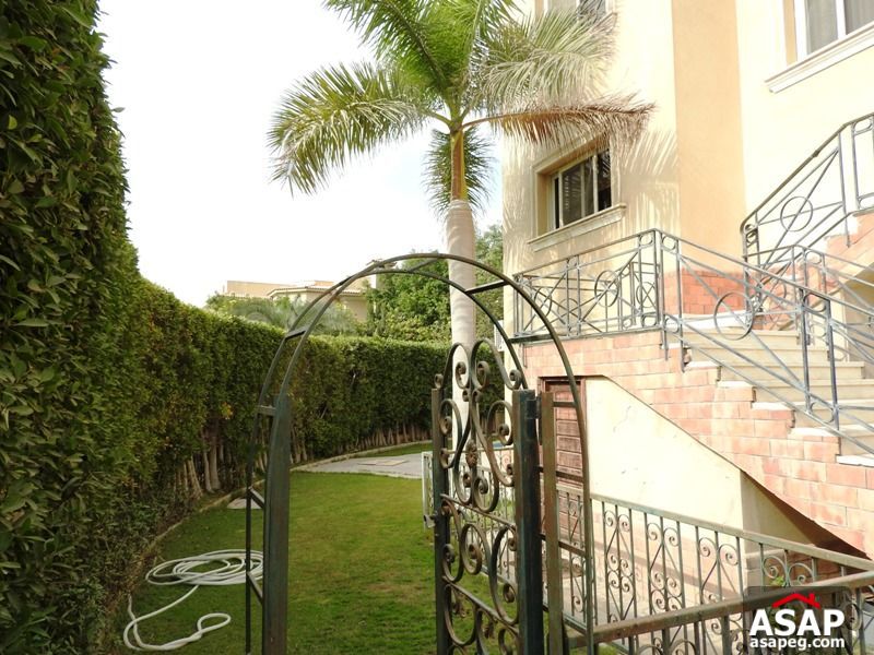 Apartment with Private Garden in Katameya Heights