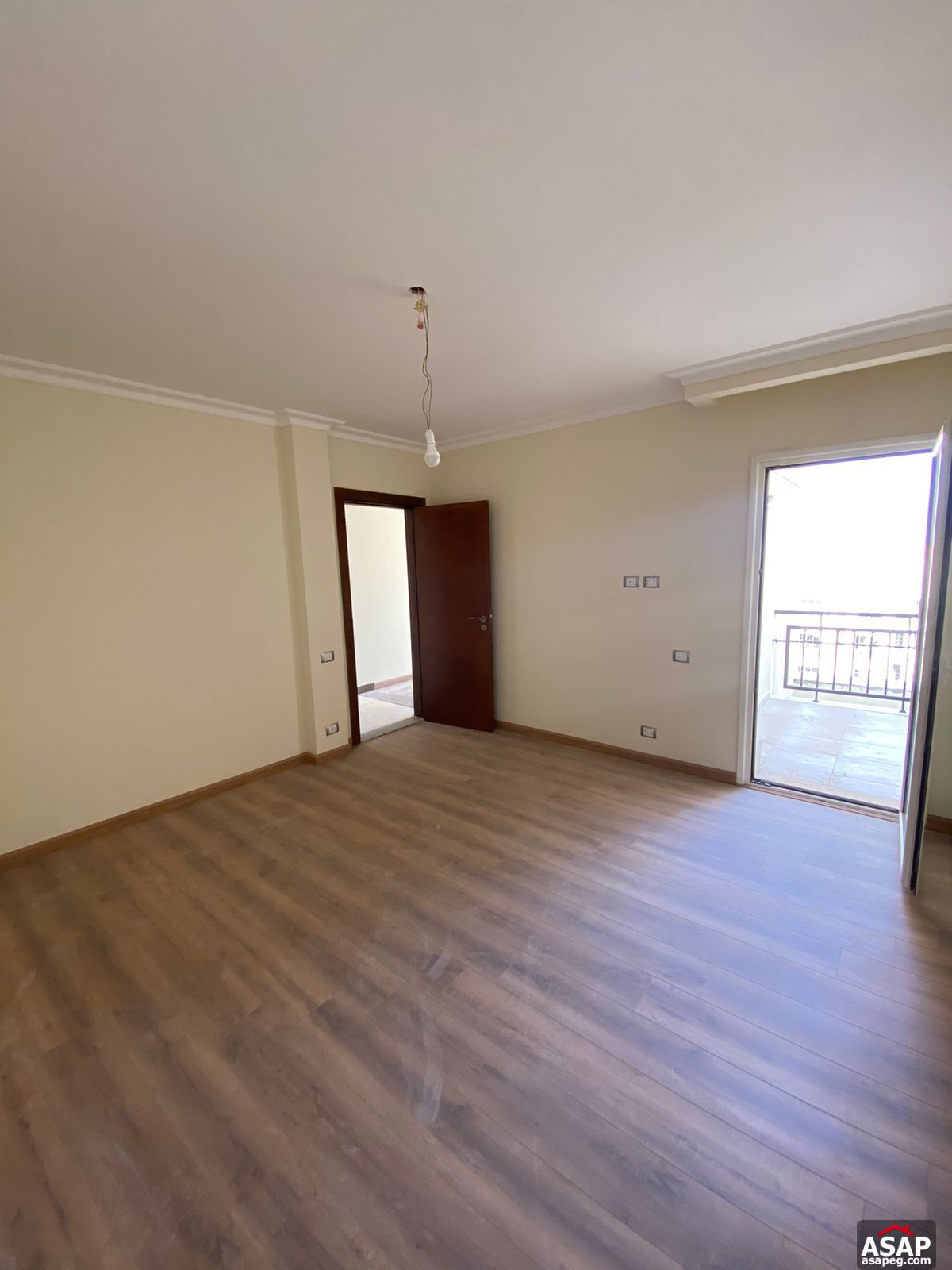 Penthouse with Lake View for Sale in Regents Park Penthouse with Lake View for Sale in Regents Park