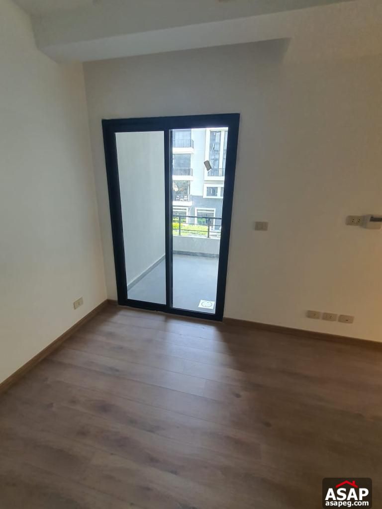 Semi Furnished Apartment for Rent in The WaterWay