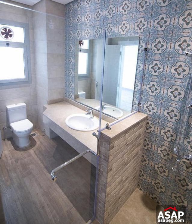 Duplex with Garden for Rent in Village Avenue Duplex with Garden for Rent in Village Avenue