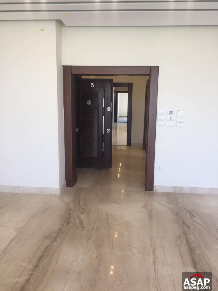 Apartment for Rent in West Golf Apartment for Rent in West Golf