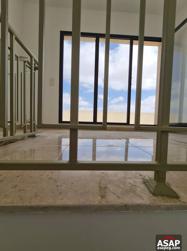 Penthouse for Rent in Fifth Square Compound