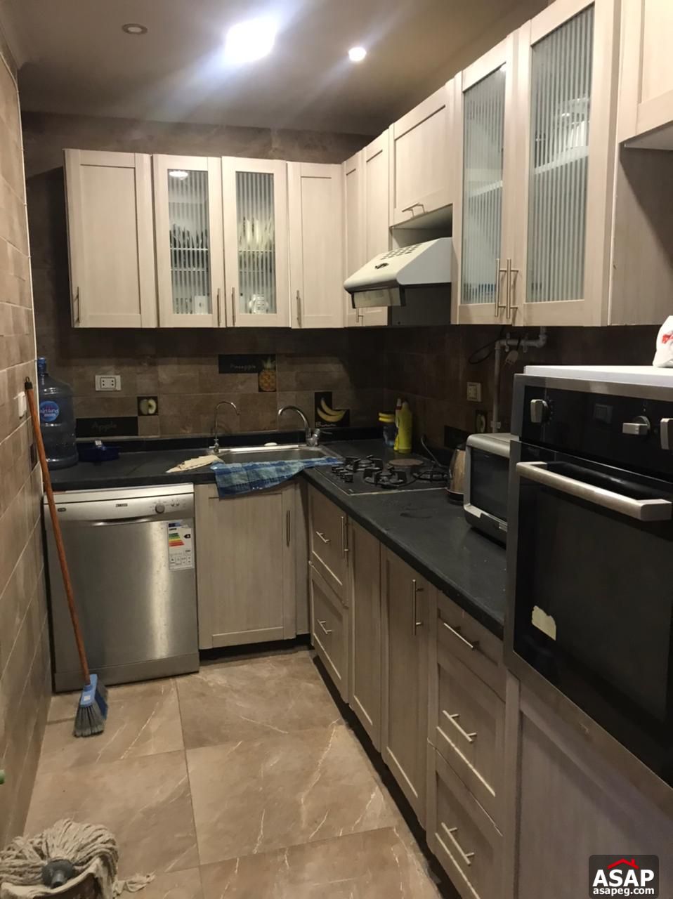 Furnished Apartment for Rent in Eastown Furnished Apartment for Rent in Eastown