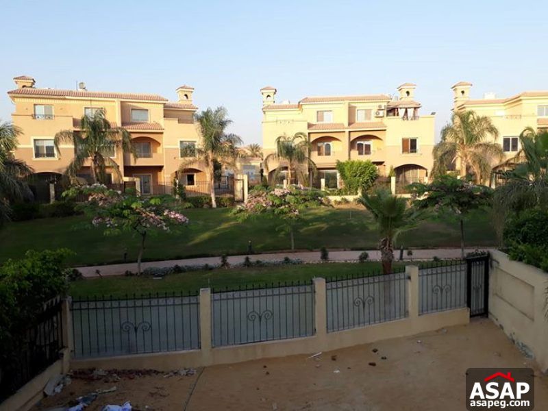 Twin House for Rent in Les Rois