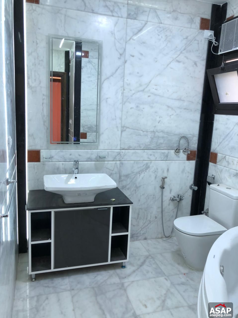 Triplex for Rent in Eastown Sodic Triplex for Rent in Eastown Sodic