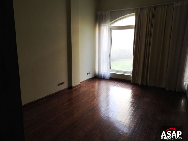 Apartment with Garden in West Golf Apartment with Garden in West Golf