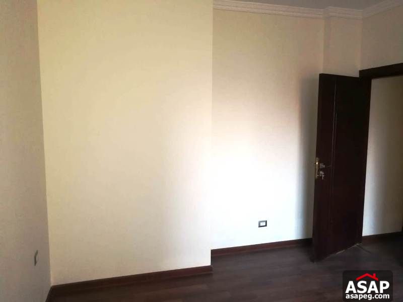 Apartment with Garden for Rent in Village Gate Apartment with Garden for Rent in Village Gate