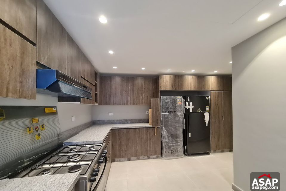 Apartment with Lake View for Rent in Silver Palm Apartment with Lake View for Rent in Silver Palm