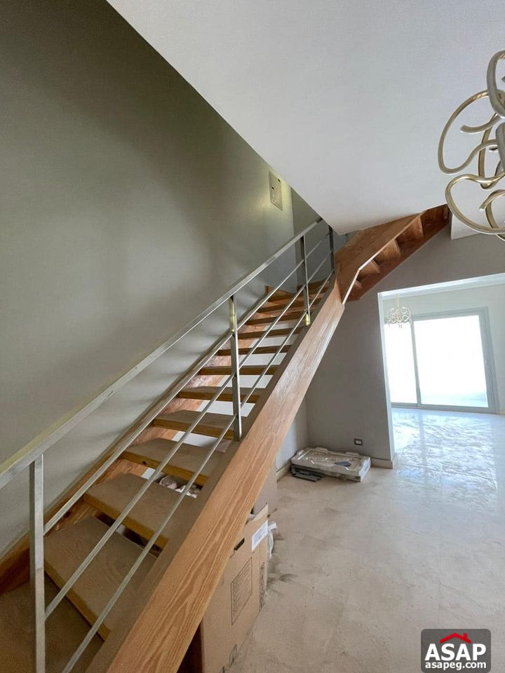 Duplex for Rent in Village Gate