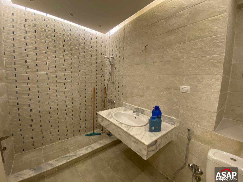 Apartment for Rent in Village Gate