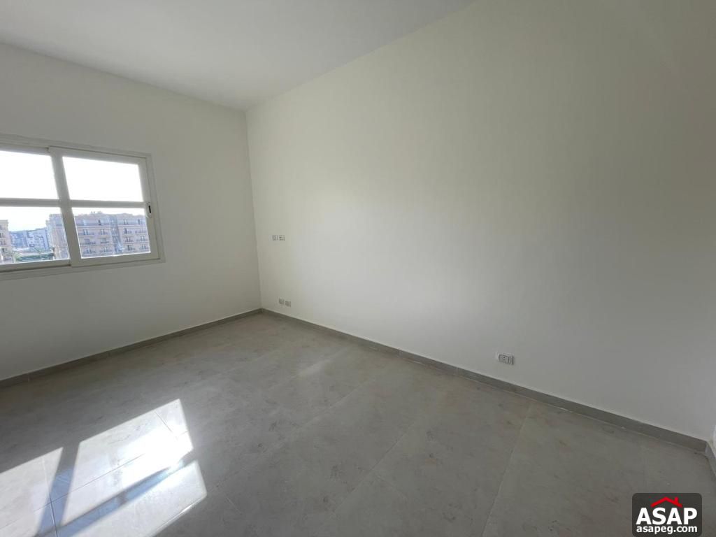 Apartment with Landscape View for Rent in Hyde Park Apartment with Landscape View for Rent in Hyde Park