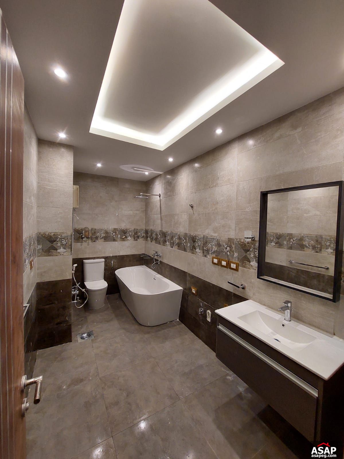 Apartment for Rent in Hyde Park