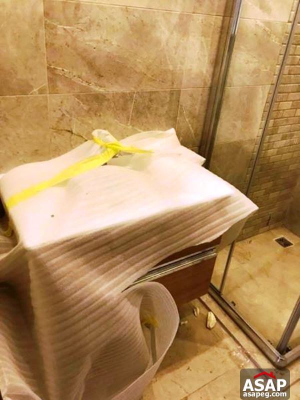 Apartment with Balcony for Rent in Westown Apartment with Balcony for Rent in Westown