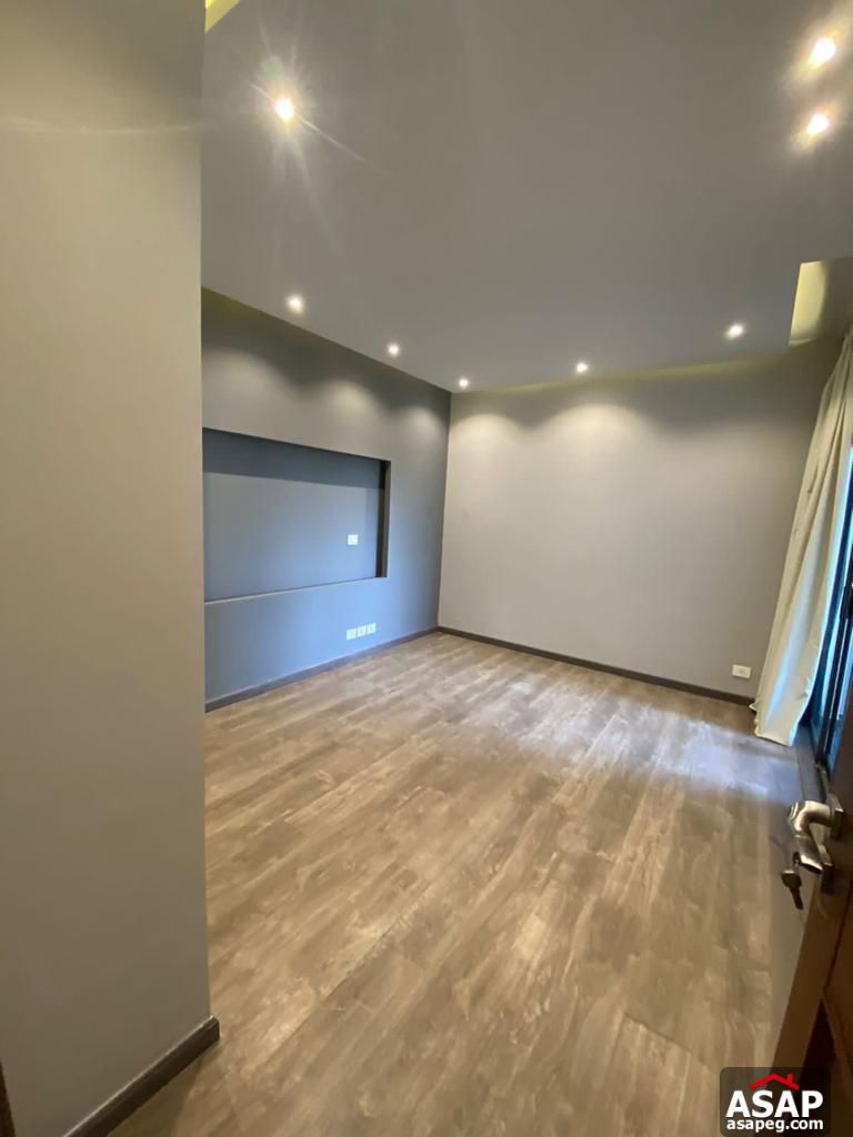 Apartment with Lake View for Rent in the WaterWay