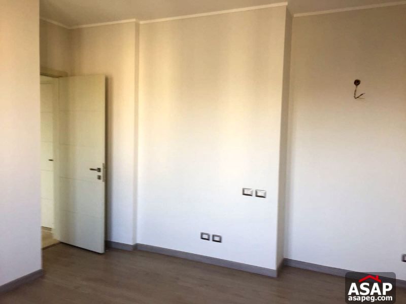 Apartment for Rent in Village Gate Apartment for Rent in Village Gate