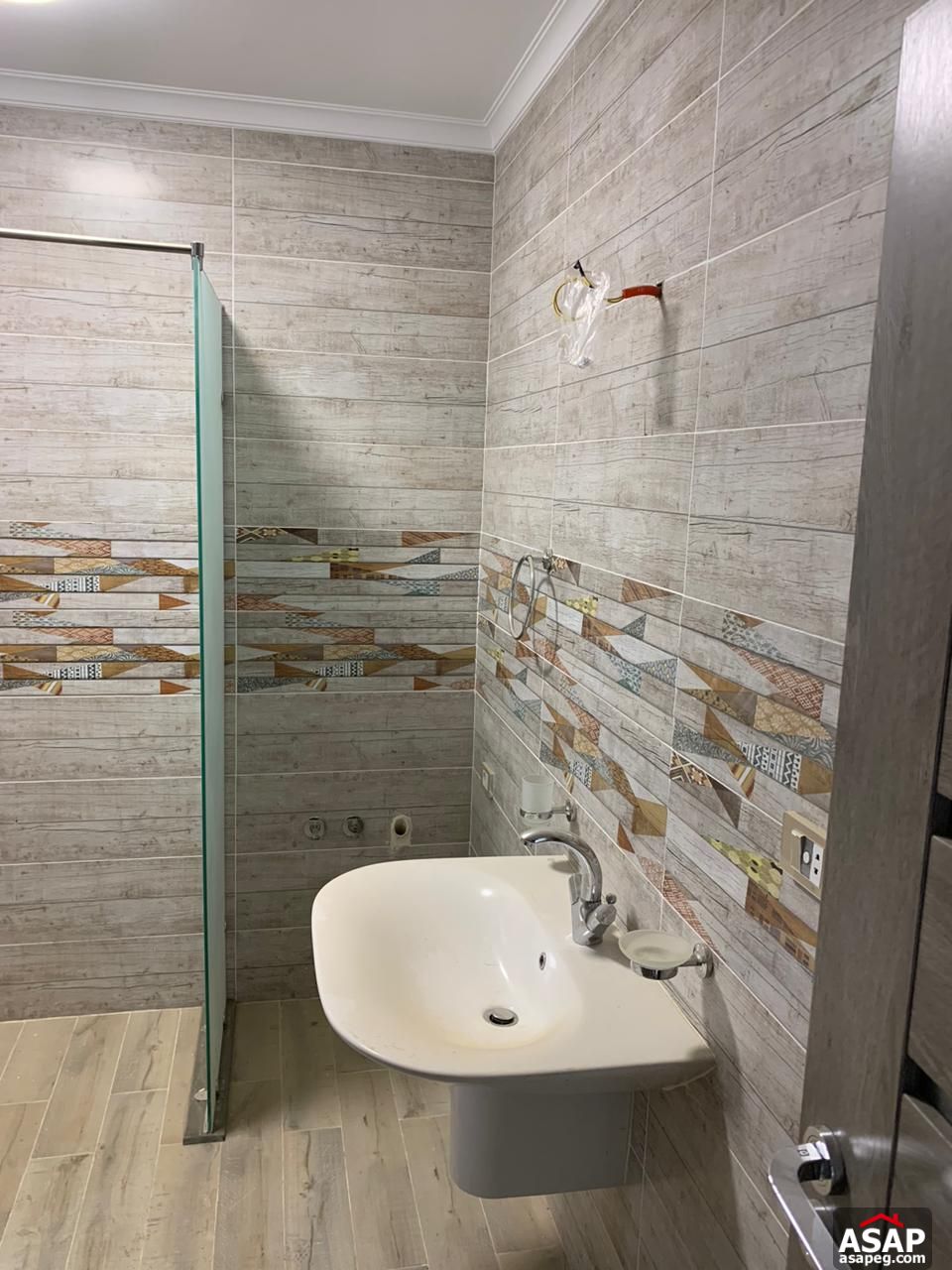 Apartment for Rent in Azad Compound Apartment for Rent in Azad Compound