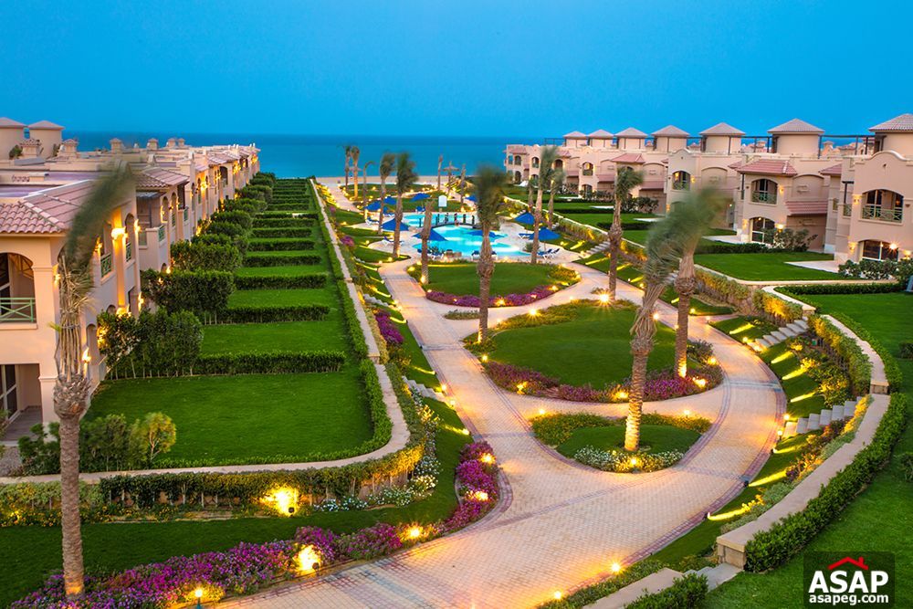 Twin house First row on sea in La Vista Gardens