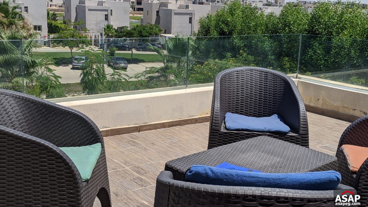 Senior Chalet with Sea View for Sale in Hacienda Bay Senior Chalet with Sea View for Sale in Hacienda Bay