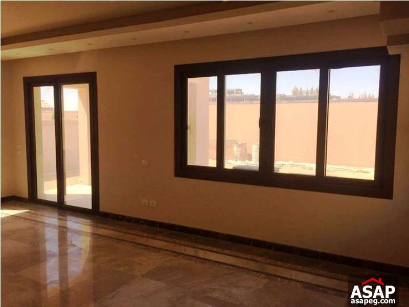 Ultra Modern Villa with Private Garden in New Cairo