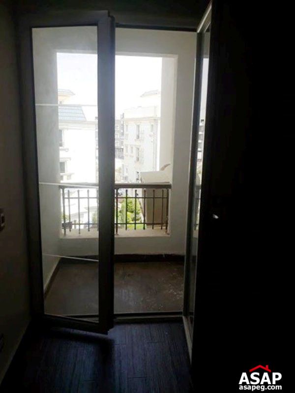 Apartment with Pool View in Mountain View