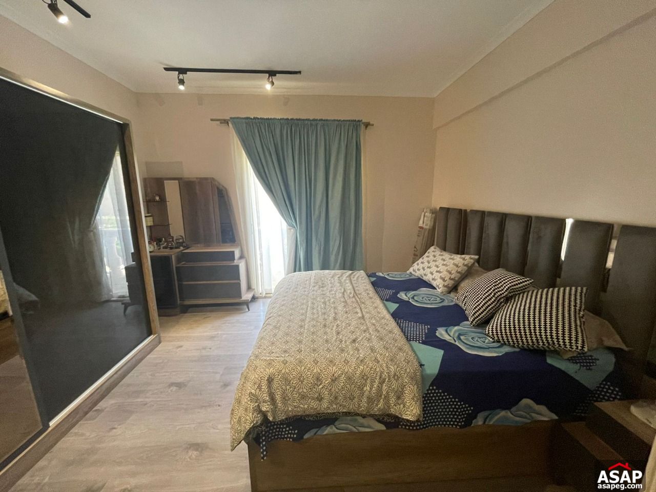 Furnished Apartment for Rent in Hyde Park Furnished Apartment for Rent in Hyde Park