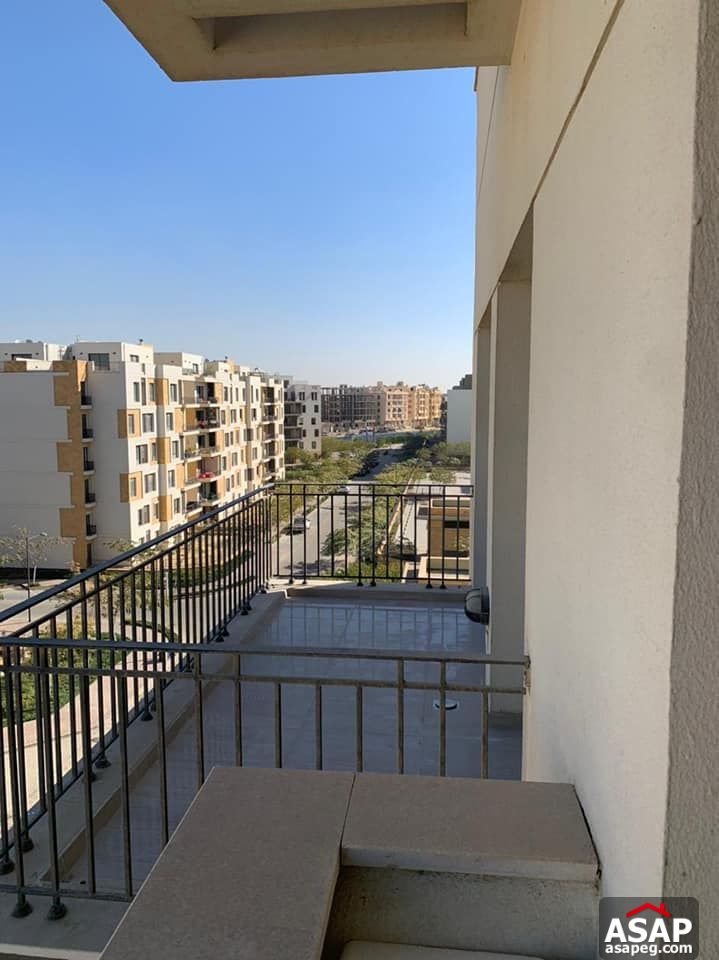 Apartment with Terrace for Rent in Eastown Apartment with Terrace for Rent in Eastown