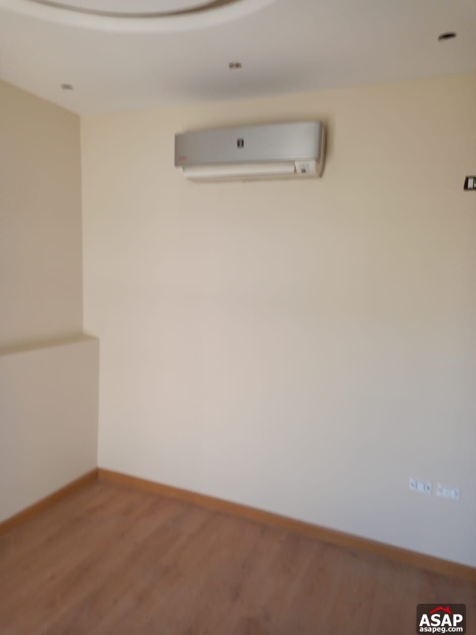 Fully-Finished Apartment in Villette Fully-Finished Apartment in Villette