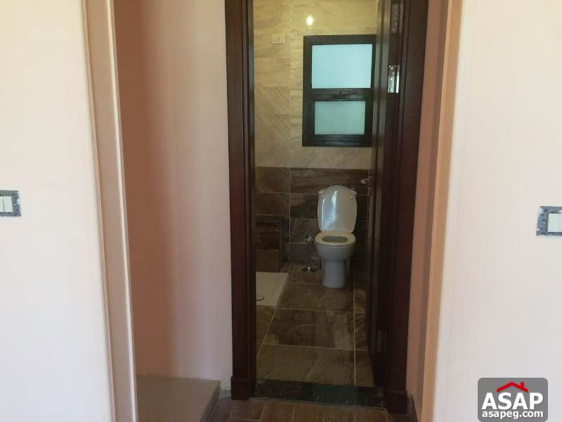 Apartment for Rent with Park View in Eastown Apartment for Rent with Park View in Eastown