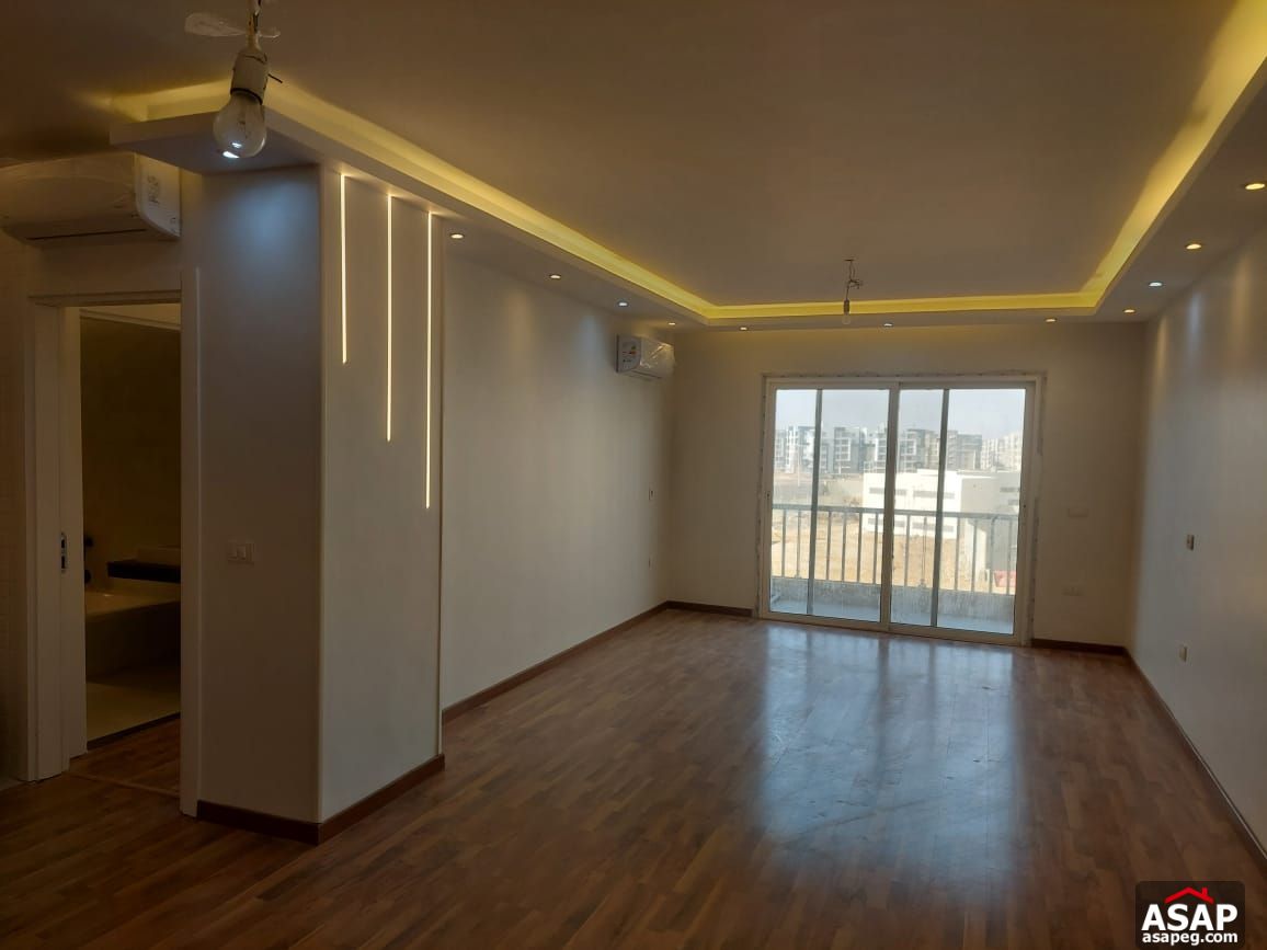 Studio for Sale in Hyde Park Compound Studio for Sale in Hyde Park Compound