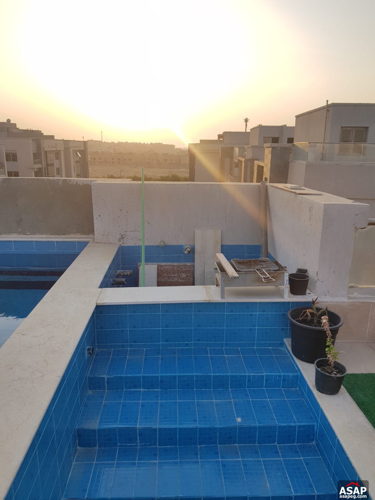 Penthouse with Swimming Pool for Sale in Galleria Moon Valley Penthouse with Swimming Pool for Sale in Galleria Moon Valley