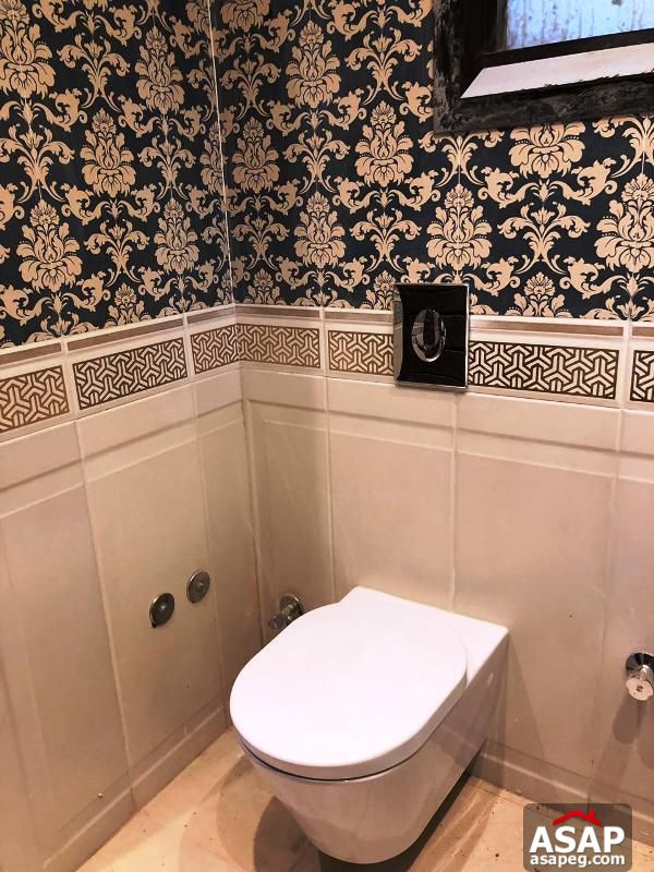 Property with Garden View in Eastown Property with Garden View in Eastown