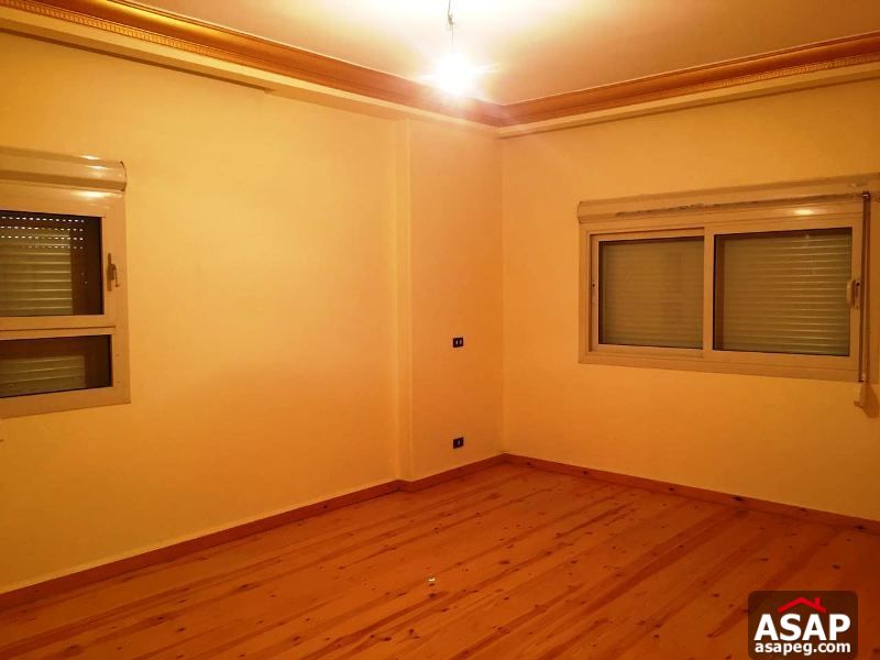 Villa for Rent in 6 October with a nice garden