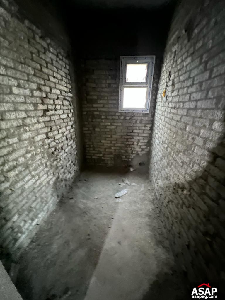 Penthouse with Lake View for Sale in Stone Residence Penthouse with Lake View for Sale in Stone Residence