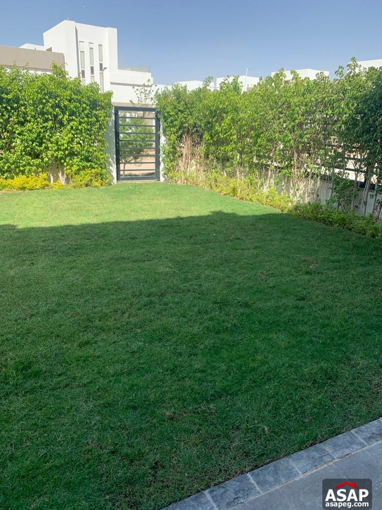 Twin House for Sale in Hyde Park