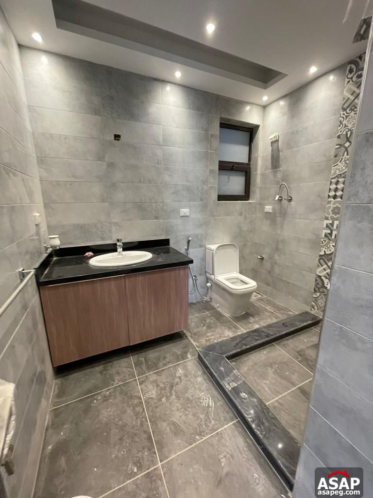 Apartment with Garden for Rent in Eastown Apartment with Garden for Rent in Eastown