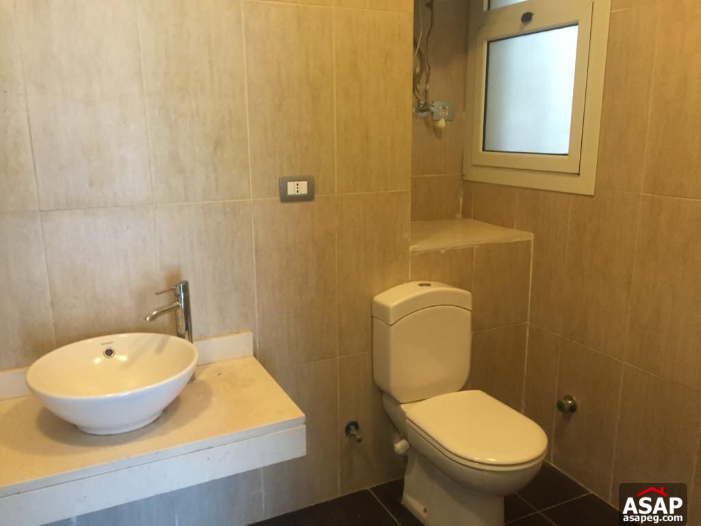 Apartment with Private Garden in The Village Palm Hills