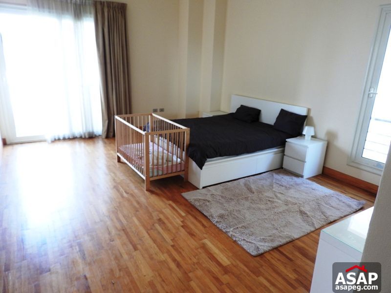 Villa with Swimming Pool in West Golf for Rent