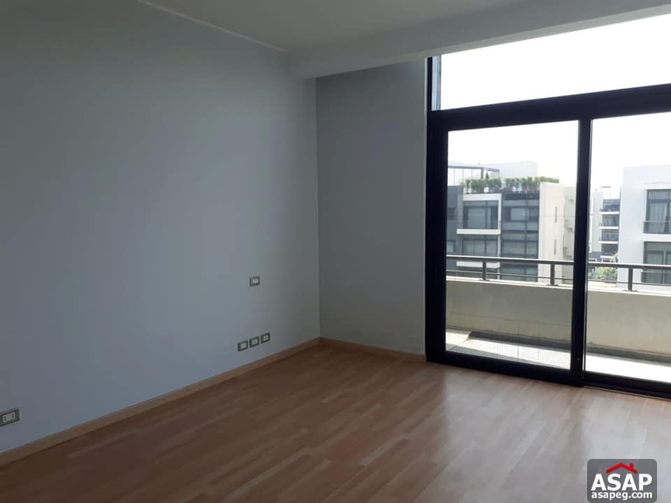 Nice Apartment with Garden View for Rent in the WaterWay Nice Apartment with Garden View for Rent in the WaterWay