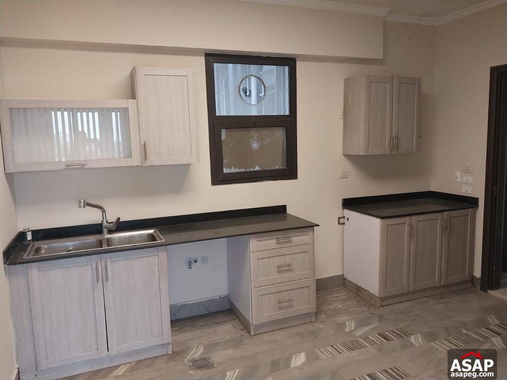 Triplex for Rent in Eastown Sodic Triplex for Rent in Eastown Sodic