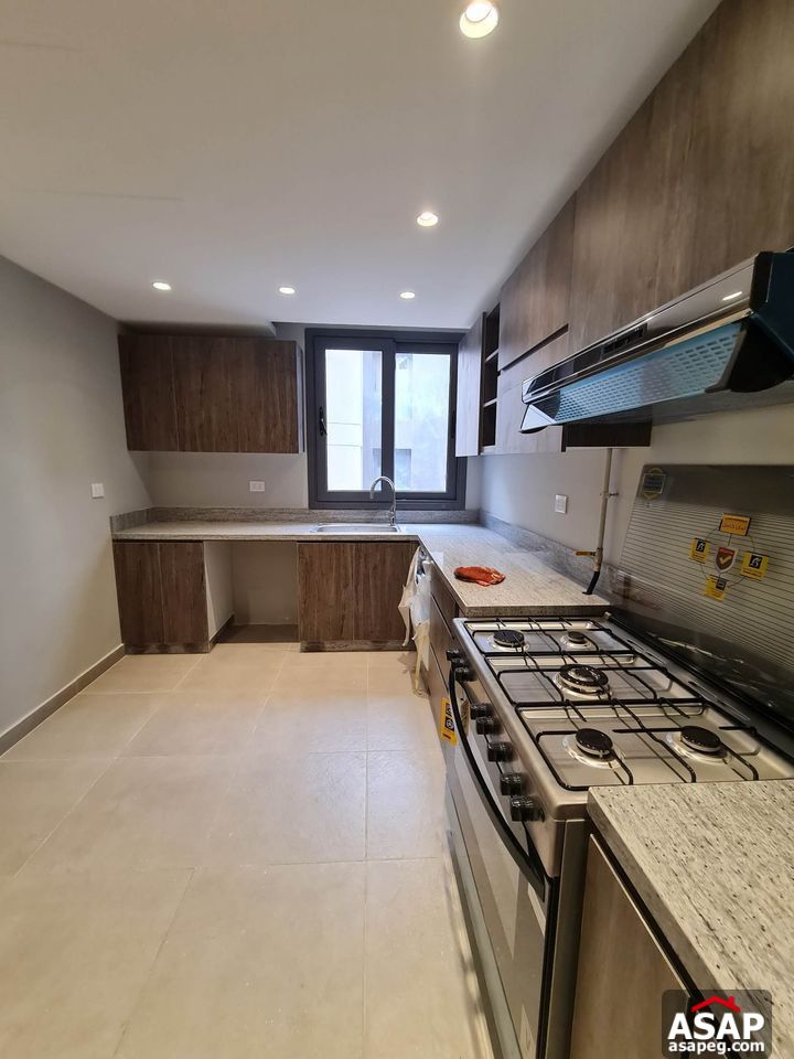 Apartment with Lake View for Rent in Silver Palm Apartment with Lake View for Rent in Silver Palm