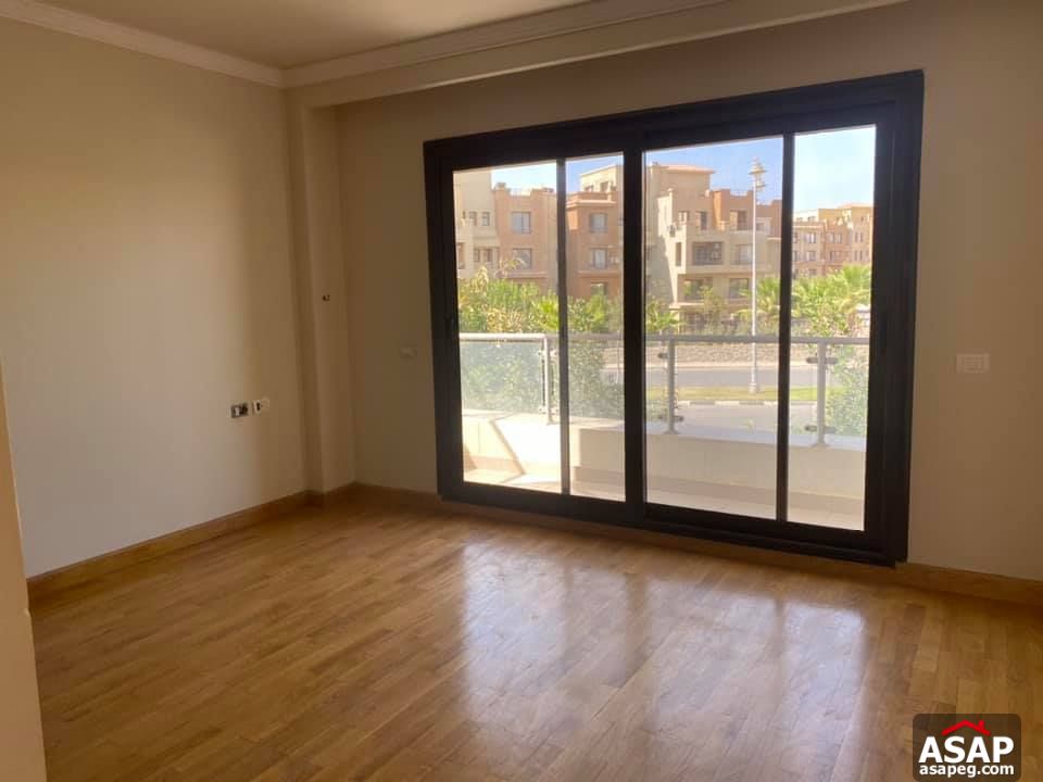 Stand Alone with Swimming Pool for Sale in Beverly Hills