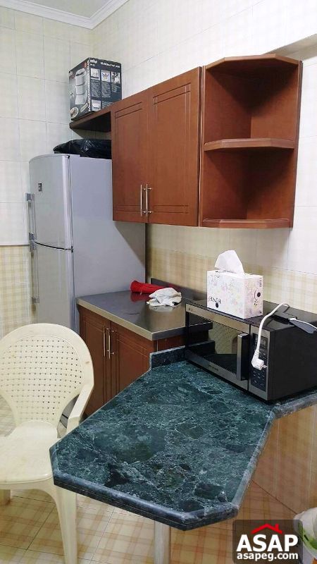 Apartment with Balcony for Rent in Beverly Hills