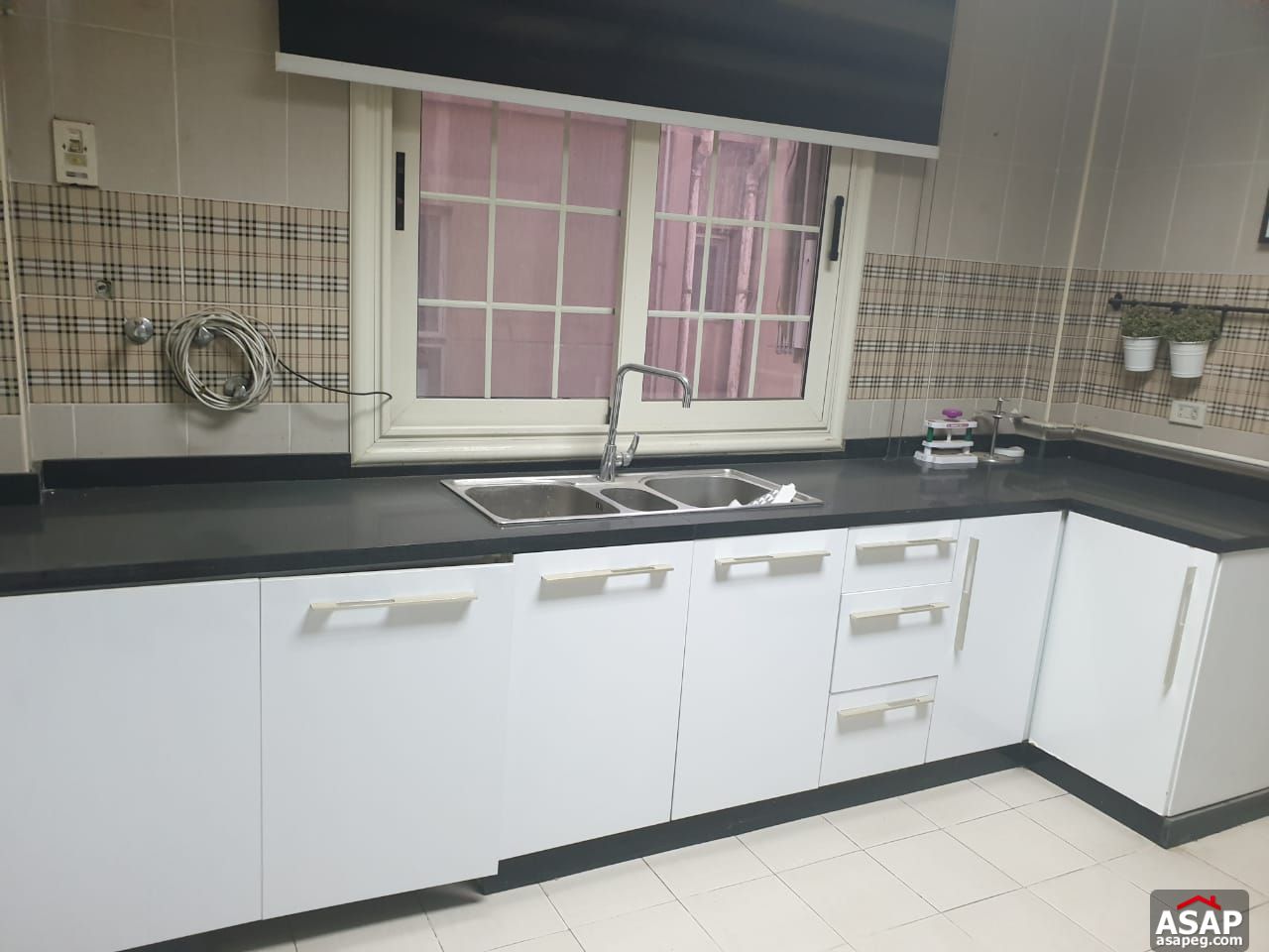 Penthouse for Rent in West Golf