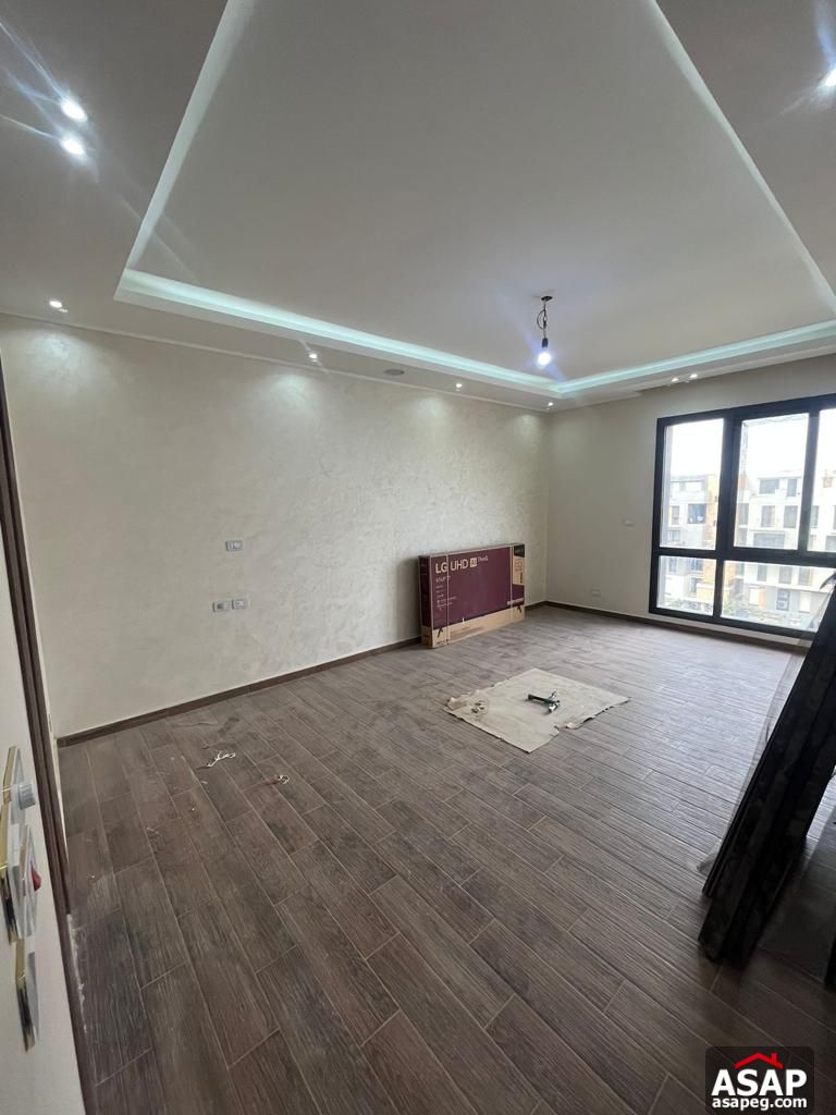 Triplex for Rent in Eastown Compound Triplex for Rent in Eastown Compound