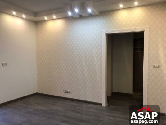 Apartment for Sale in Courtyard Compound Apartment for Sale in Courtyard Compound